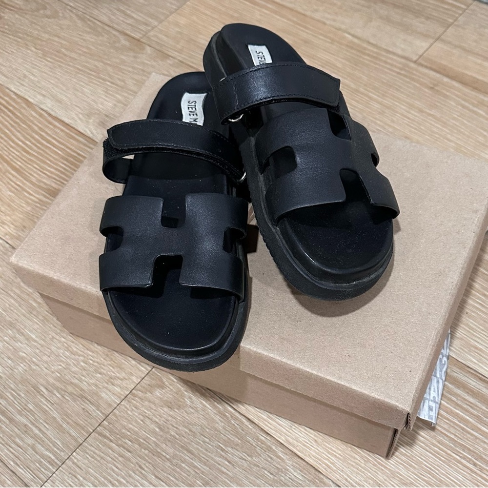Steve Madden H sandals. Light wear.